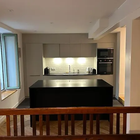 아파트 Charming Fully Renovated Flat In Old-town