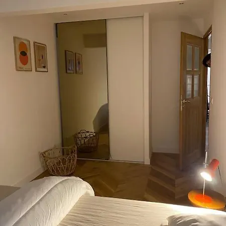 아파트 Charming Fully Renovated Flat In Old-town