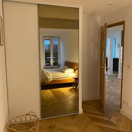 Charming Fully Renovated Flat In Old-town 아파트 *