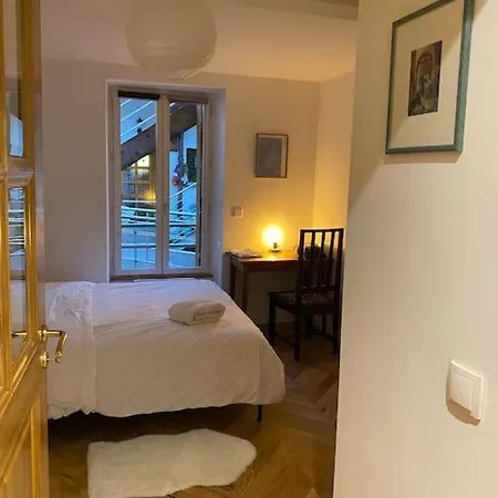 Charming Fully Renovated Flat In Old-town *