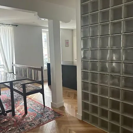 아파트 Charming Fully Renovated Flat In Old-town