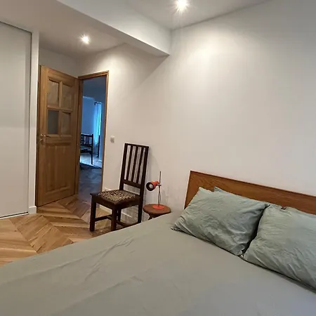 Charming Fully Renovated Flat In Old-town *